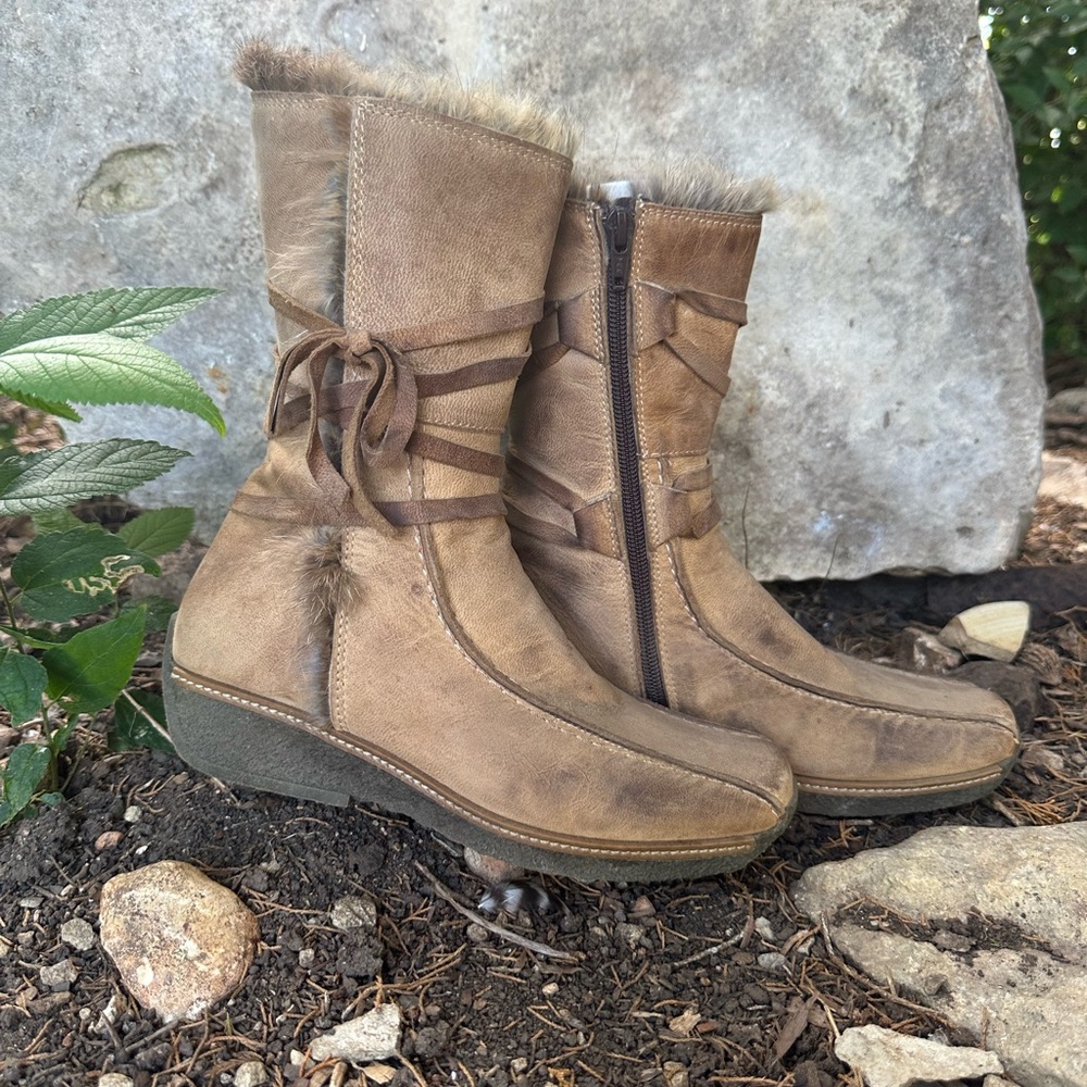 Brown Fur-Lined Women's Boots